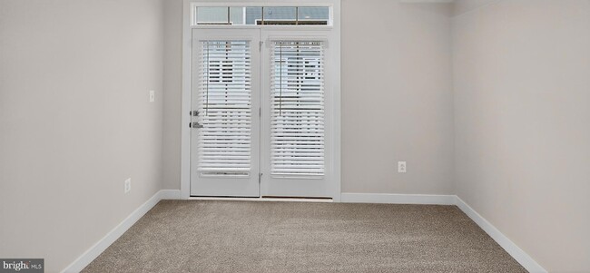 Building Photo - 2542 -A Verona Pl