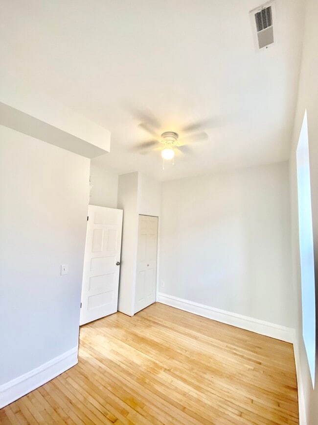 Building Photo - 2238 S Homan Ave