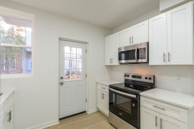 Building Photo - Newly rehabbed and Passed PHA Inspection too