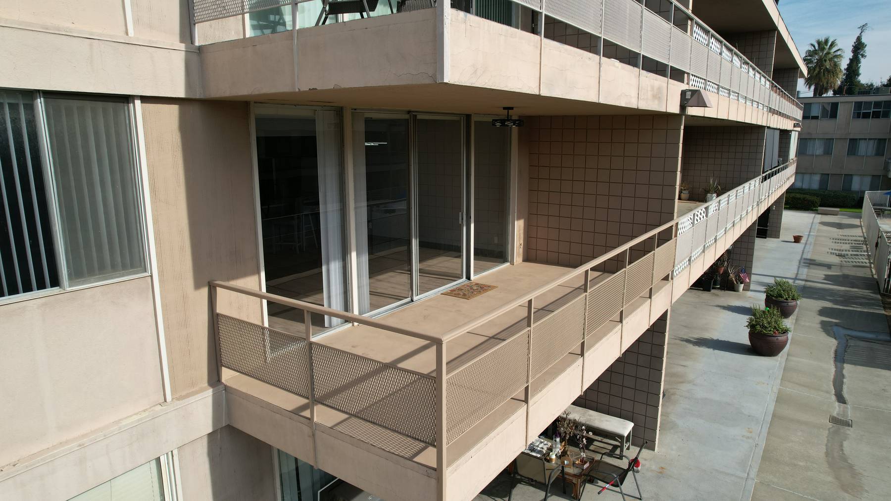 Building Photo - 6979 Palm Ct