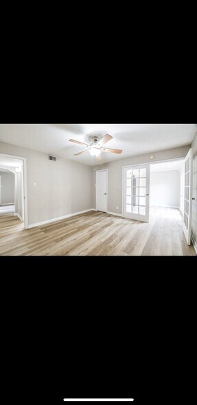 Building Photo - 2585 Marilee Ln