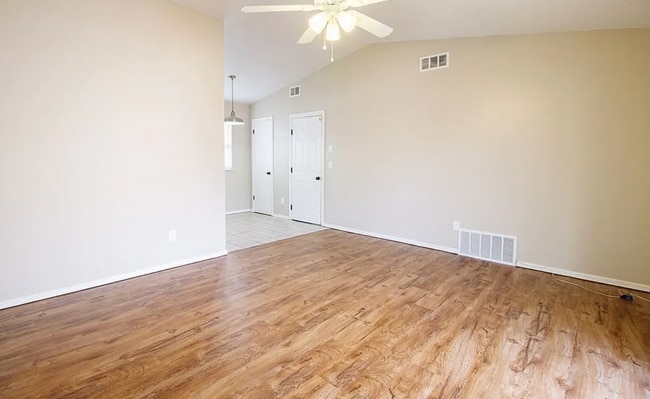Building Photo - 1301 Hazelwood Dr