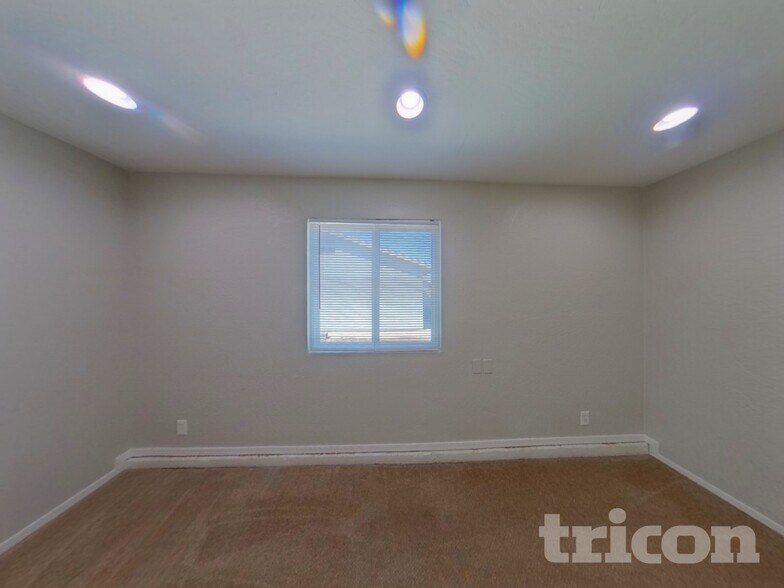 Building Photo - 17832 N 31st Ave