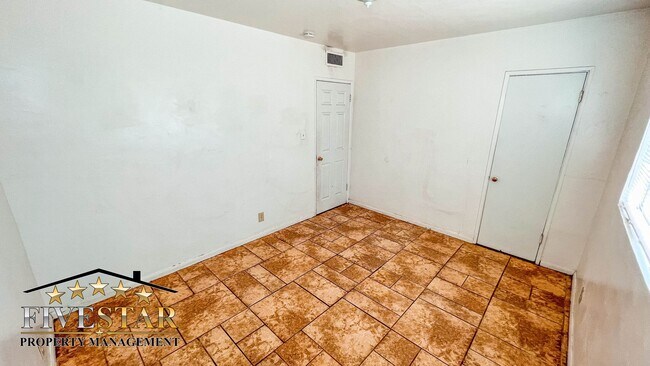 Building Photo - 4519 Gordon St