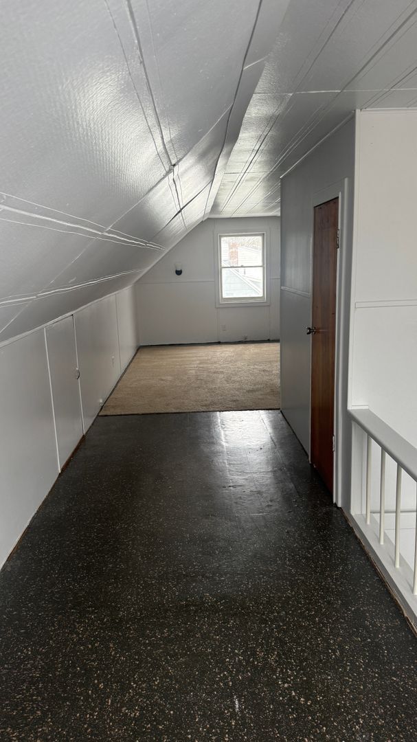 Building Photo - Large 3 bedroom Single Family Home