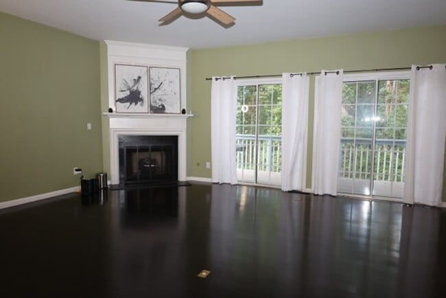 Building Photo - 3 Bedroom Townhome in the Heart of Dulth