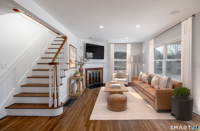 Building Photo - 7 Ann St