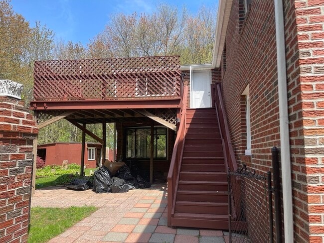 Building Photo - 465 Hartford St