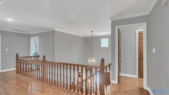 Building Photo - 511 Rainbow Dr