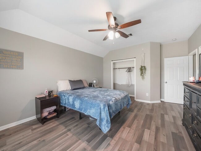 Building Photo - 4006 Raspberry Ct