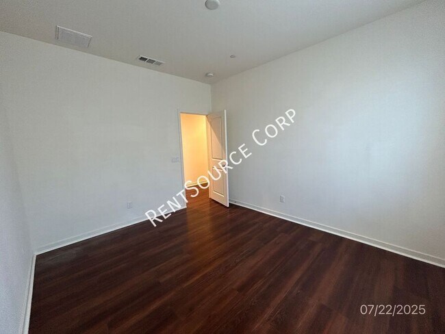 Building Photo - 45051 Marbella St