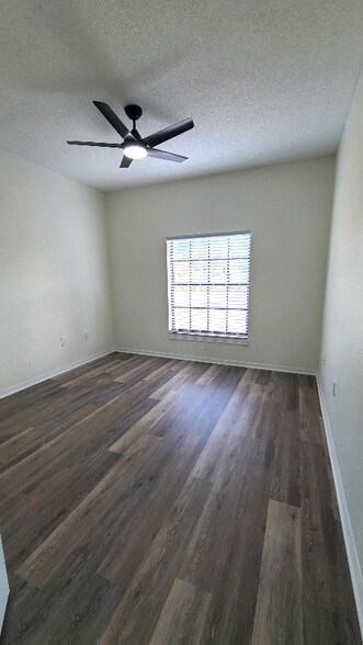 Building Photo - 10490 Chalmer St