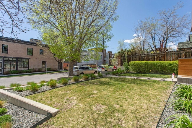 Building Photo - Spacious 5-Bed / 4-Bath home in LoHi for rent