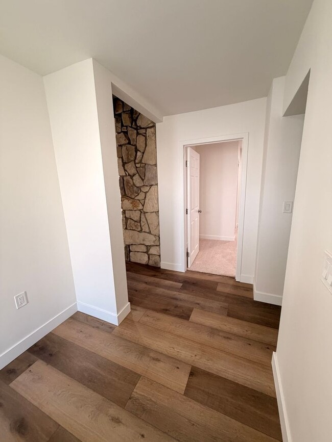 Building Photo - Beautiful 4 Bedroom Cypress House For Rent-Completely Remodeled!