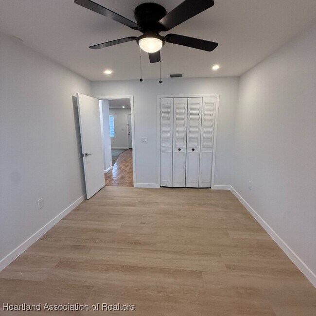 Building Photo - 317 E Main St