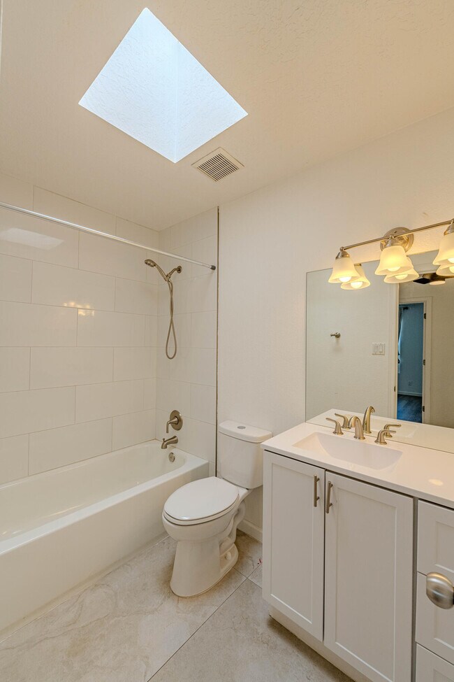 Building Photo - 4929 Black Dr NW