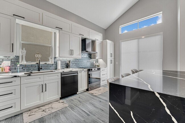 Building Photo - Spacious 3-Bedroom with 3 Full Baths in Royal Palm Beach!