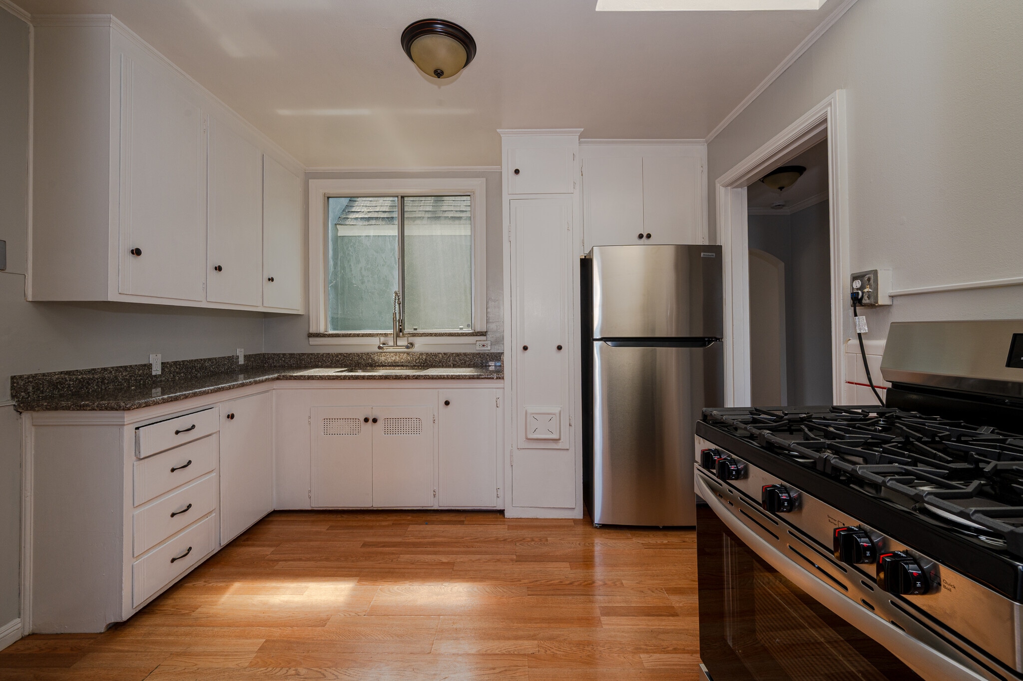 Building Photo - 2727 Moraga St