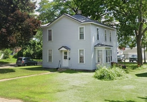 Building Photo - 1104 Saint Cloud St