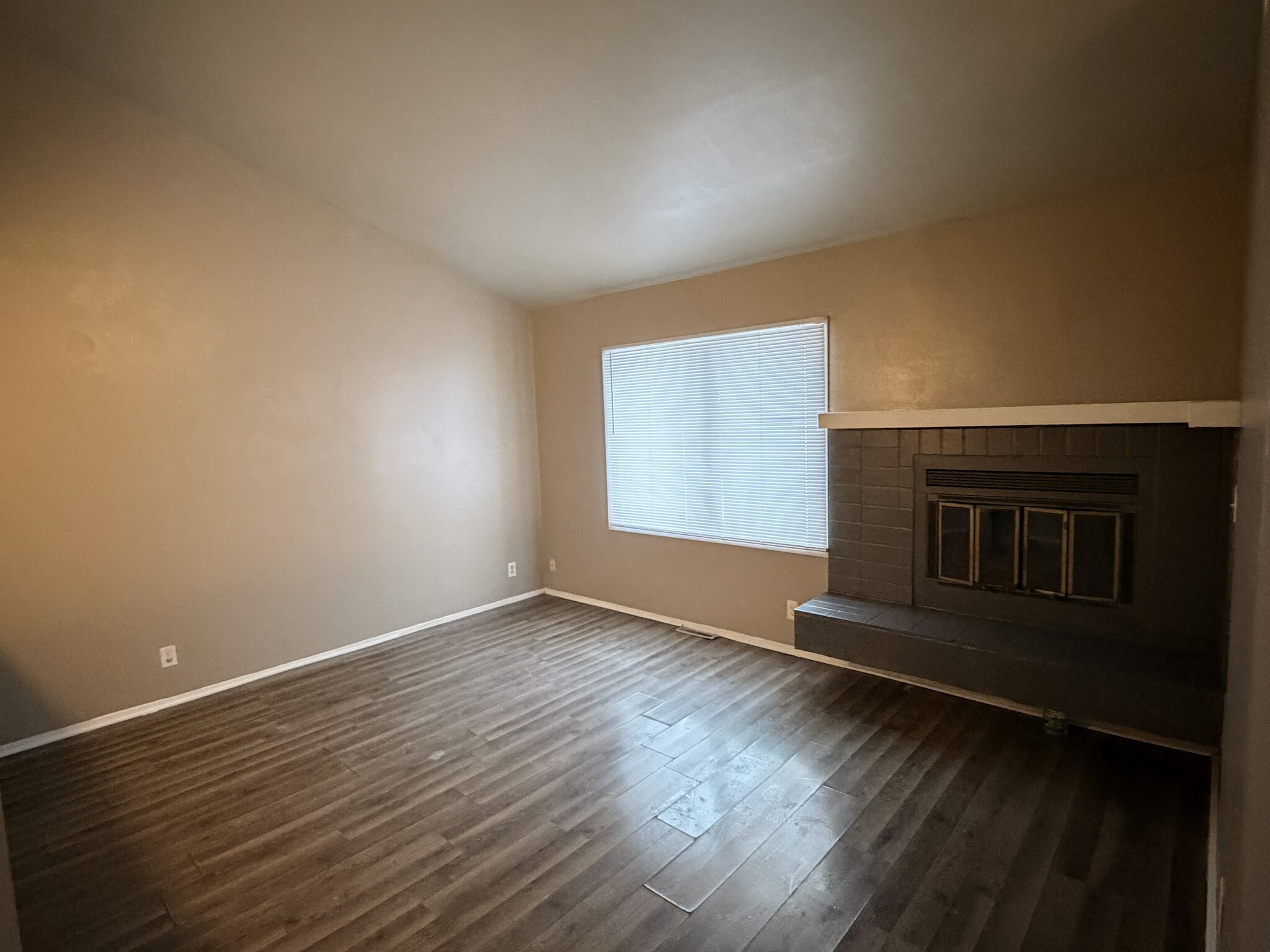 Building Photo - 7918 N Granville Rd