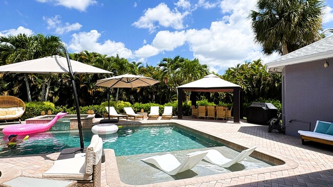 Building Photo - 14155 74th St N