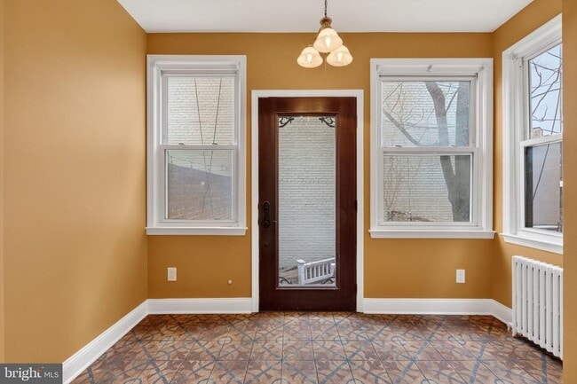 Building Photo - 1169 6th St NE