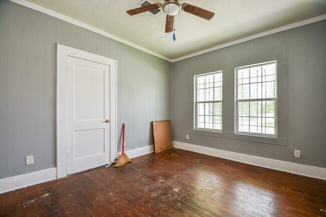 Building Photo - 3319 Holman St