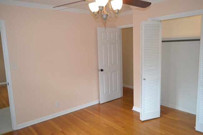 Building Photo - Wonderful Evergreen Hills Community 3 Bed 2 bath Large Lot Single Family Rental