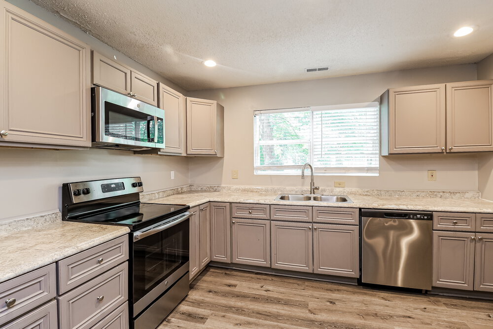 Building Photo - 2341 Castlecomer Dr