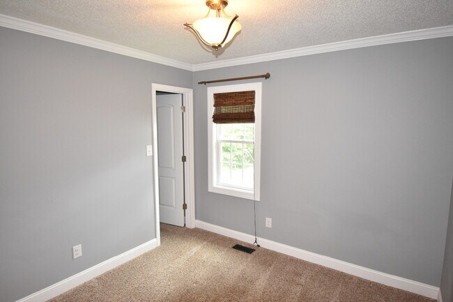 Building Photo - Coming Soon~ 3 Bedroom and 2 Bath- Great Outdoor Space (Pets Negotiable)