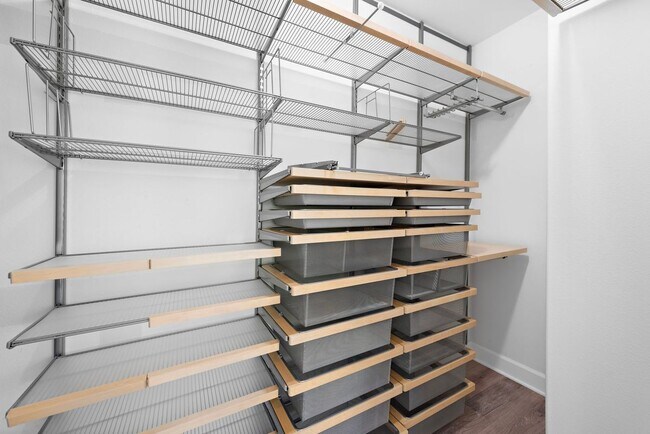 Building Photo - 27 Lucido St