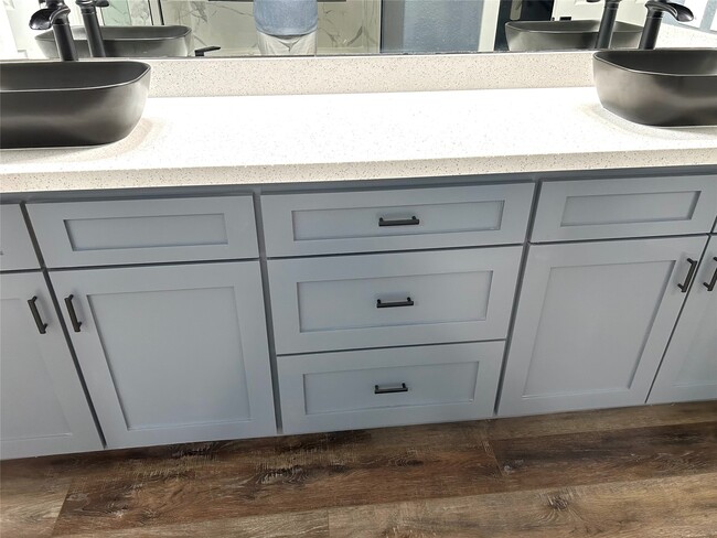 Building Photo - 2310 Townhall Ln