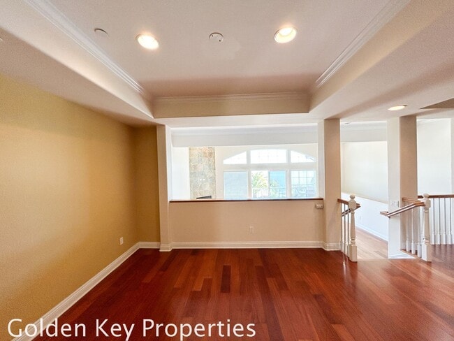 Building Photo - Beautiful Tri-Level Condo in The Bluffs at Carlsbad with Lagoon Views!!