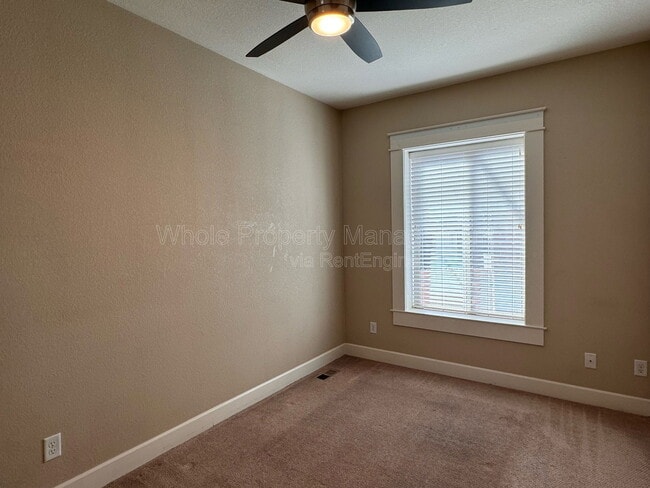 Building Photo - 2118 E 21st Ave