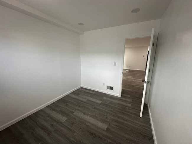 Building Photo - 179 Ada Dr
