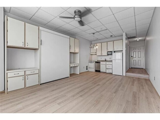 Building Photo - 431 S 7th St