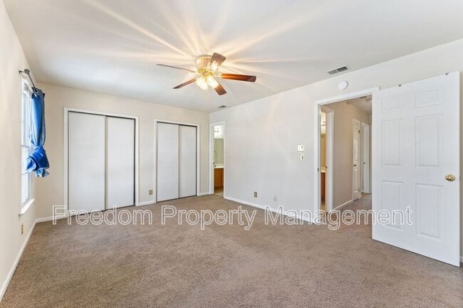 Building Photo - 726 Pine Tree Ct