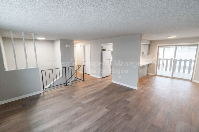 Building Photo - 10119 E Empire Ave