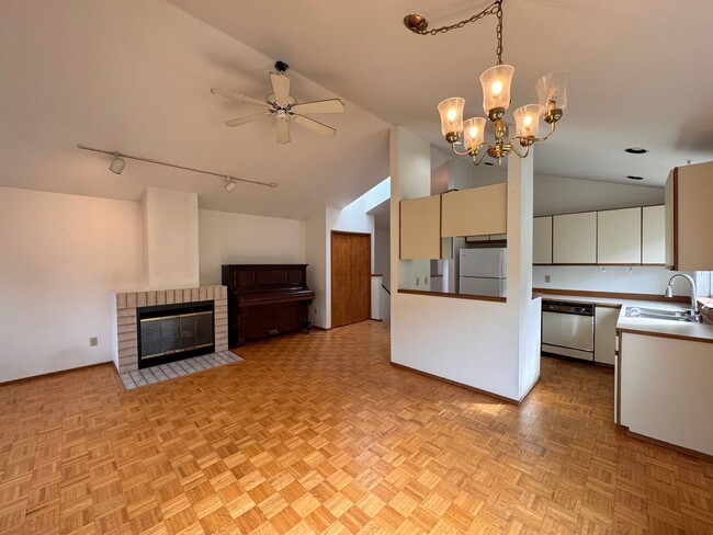 Building Photo - Beautiful Wedgwood Home with Flexible Living + 2nd Kitchen