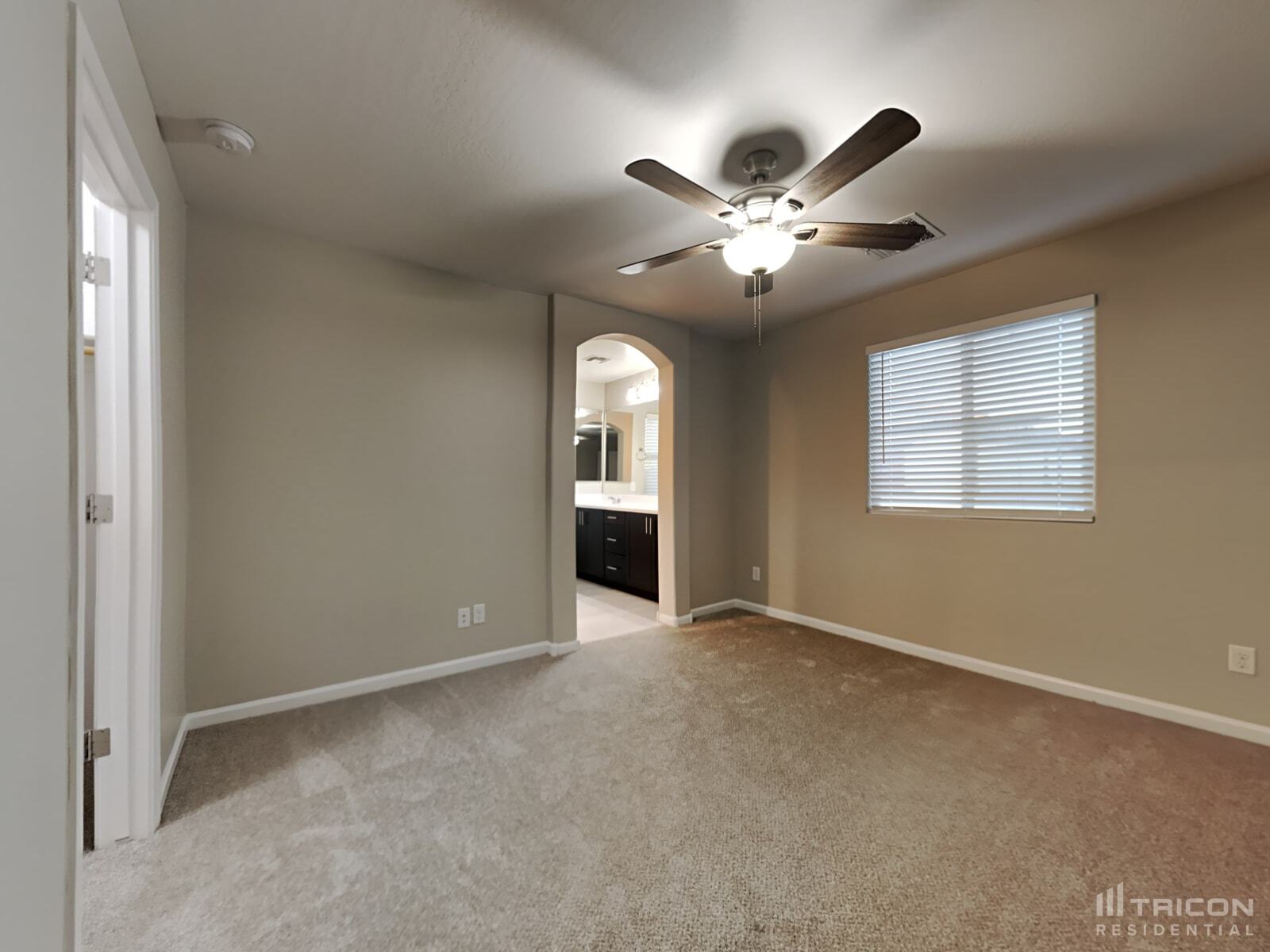 Building Photo - 12555 W Hummingbird Terrace