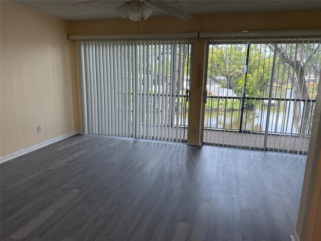 Building Photo - 9201 Tudor Dr