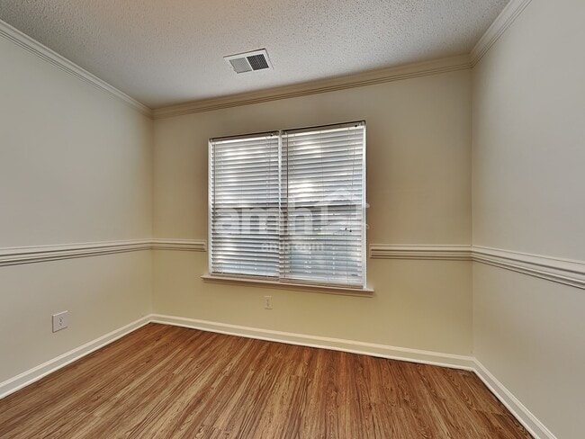 Building Photo - 3226 Silver Spur Ct