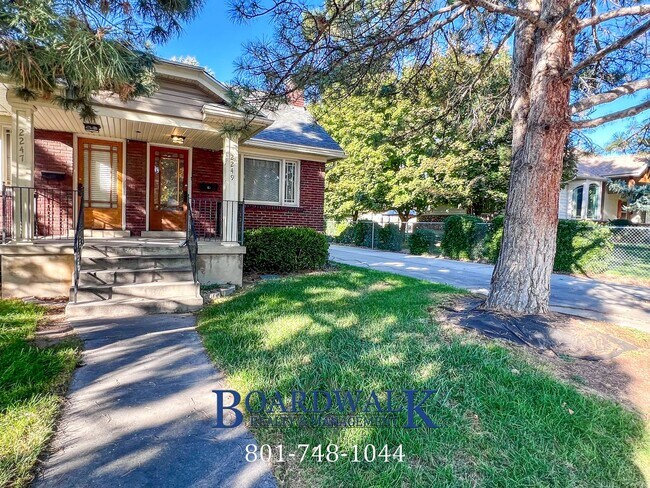 Building Photo - 2247 E Lambourne Ave