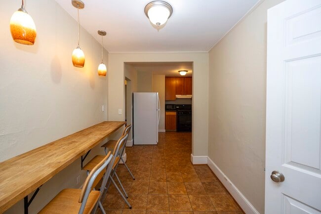 Building Photo - 201 Koch Ave