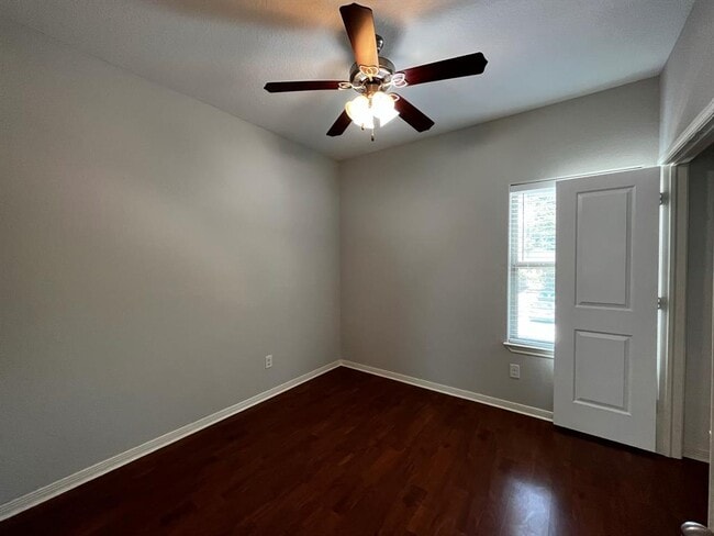 Building Photo - 7913 Dyer St