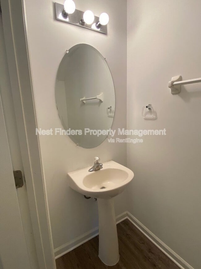 Building Photo - 1524 Fieldview Dr