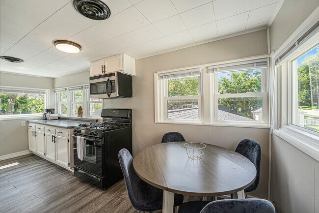 Building Photo - 149 Valley Ave NW