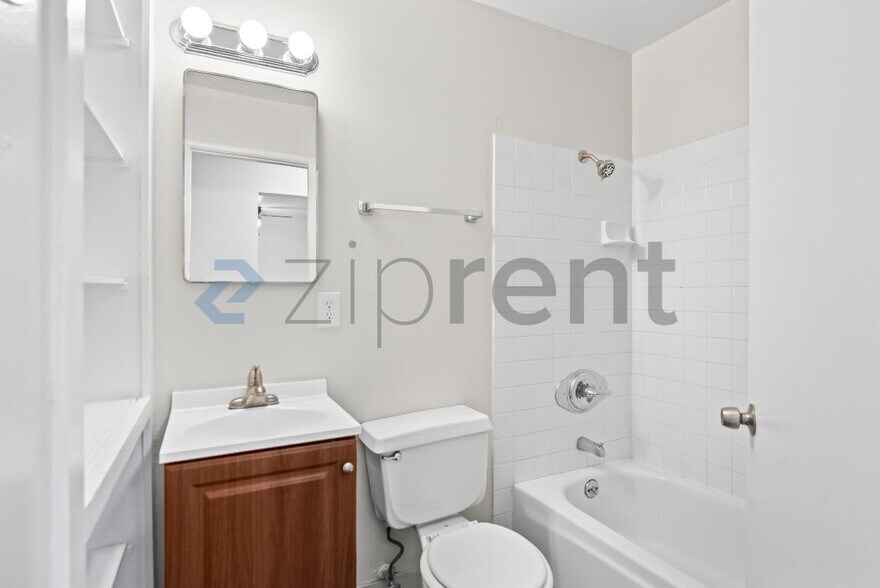 Building Photo - Unit 209