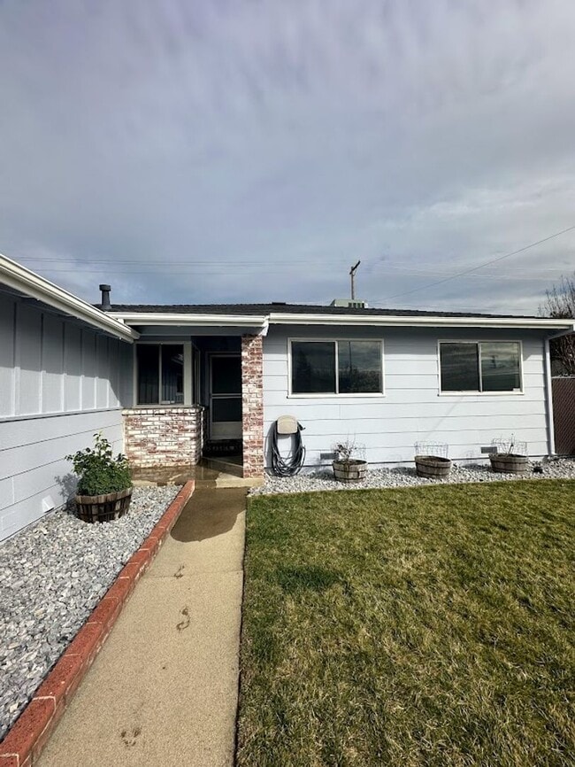 Building Photo - A place to Call Home in Westwood Manor!