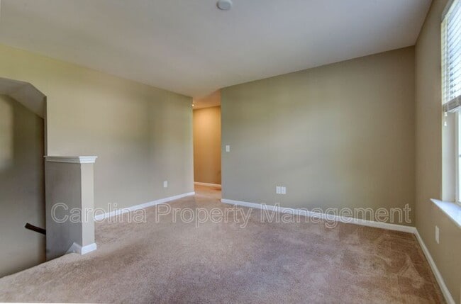 Building Photo - 16125 Hammersmith Farm Dr